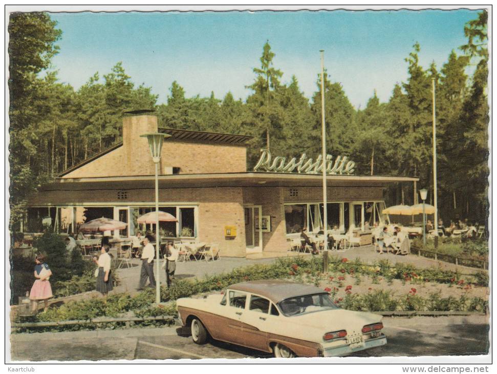 Pfungstadt-West:  FORD CUSTOM 300 V8 (´58) - Autobahn-Rasthaus Bei Darmstadt, Deutschland - Turismo