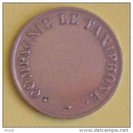 COMPAGNIE LE TAXIPHONE - DIMENSION : 2,4 Cm - Graveur Monnaies De Paris Corne D´abondance ? 2 Scans - Professionnels / De Société