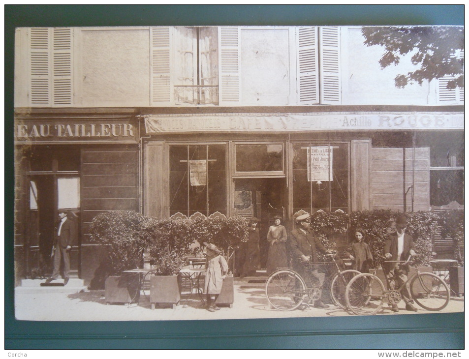 CPA 58 NEVERS Vitrine De Magasins Animées Café Théatre Achille Rouge Affiche Concours De Peche - Nevers