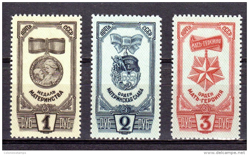 (S1278) USSR, 1945 (Soviet Orders And Medals). Complete Set. Mi ## 994-996. MNH** - Unused Stamps