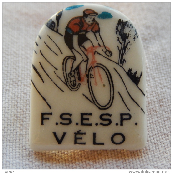 Pin's Vélo Porcelaine F.s.e.s.p Vélo - Radsport