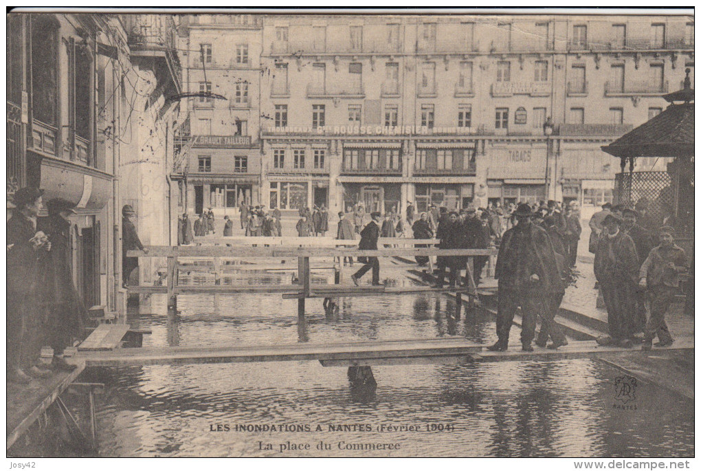 44 NANTES LES INONDATIONS A NANTES FEVRIER 1904 LA PLACE DU COMMERCE - Nantes