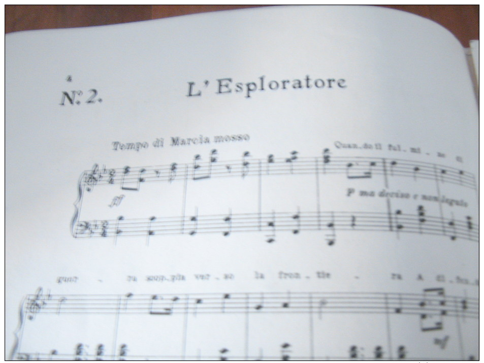 Spartiti Musicali CANTI DI GUERRA Editi A Como Nel 1931 Musica Di Meneghetti Versi Di Scalise - Altri & Non Classificati
