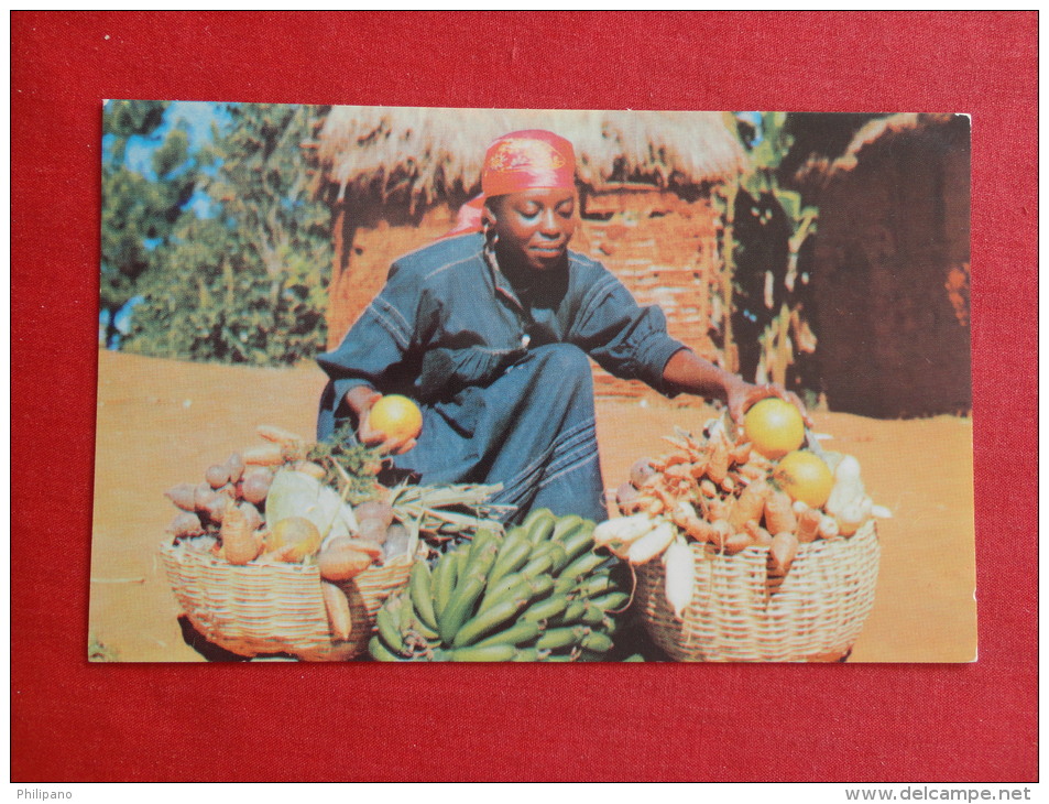 > Antilles > Haiti  Ti Femme Fiixing Vegatable Baskets Not Mailed -------------ref 1051 - Haïti