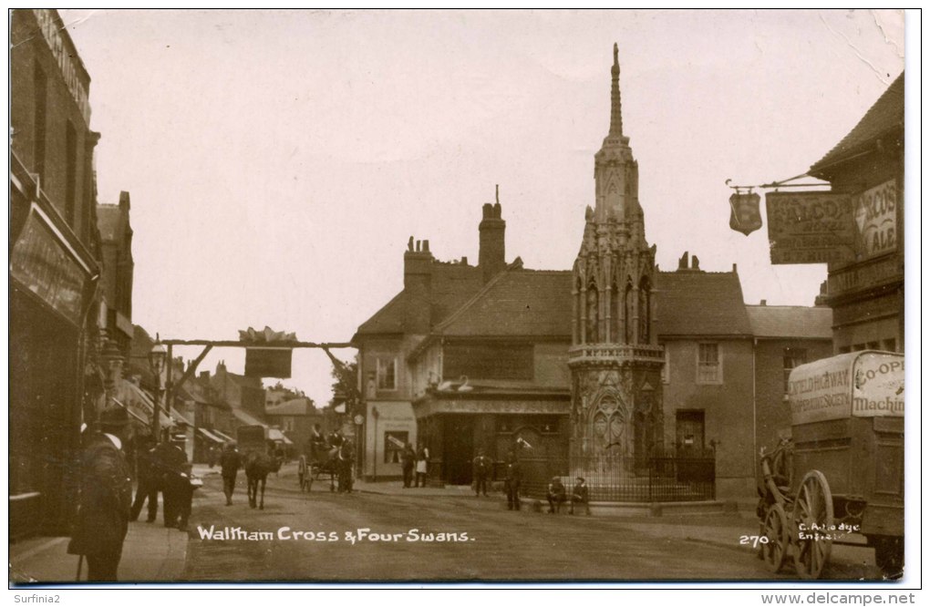 HERTS - WALTHAM CROSS AND FOUR SWANS - ANIMATED RP 1917  Ht23 - Hertfordshire