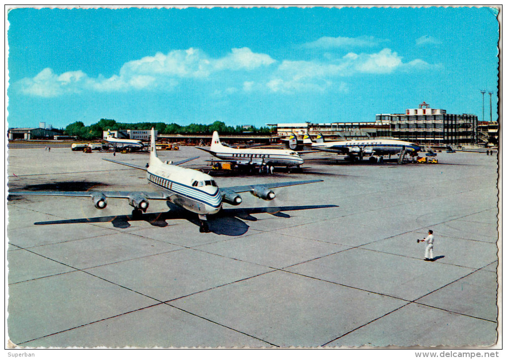 AVIATION CIVILE - ANNÉE ~ 1965 : AVION : QUADRIMOTEUR à HÉLICES De ALITALIA Sur AÉROPORT E. FORLANINI De MILANO (o-633) - 1946-....: Modern Era