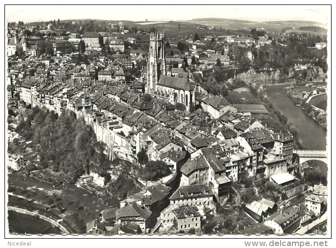 CPSM Photo N&B En Avion Au-dessus De FRIBOURG 1700 Cathédrale Grand Rue Suisse Switzerland Vue Aérienne Perrochet 1964 - Fribourg