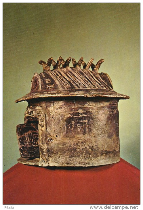 Tarquinia Museo Nazionale. Vulci:  Urna A Capanna - A Hut- Urn.   # 01678 - Articles Of Virtu