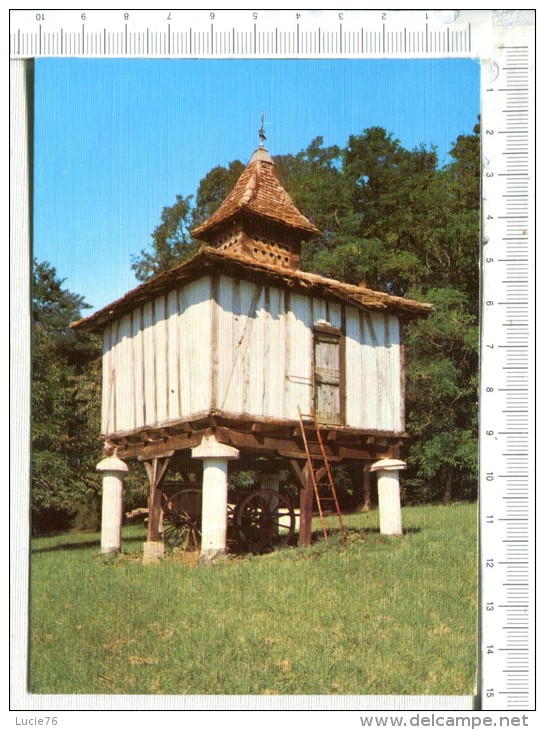 Un Vieux Pigeonnier -  En Parcourant Nos Campagnes - Molieres