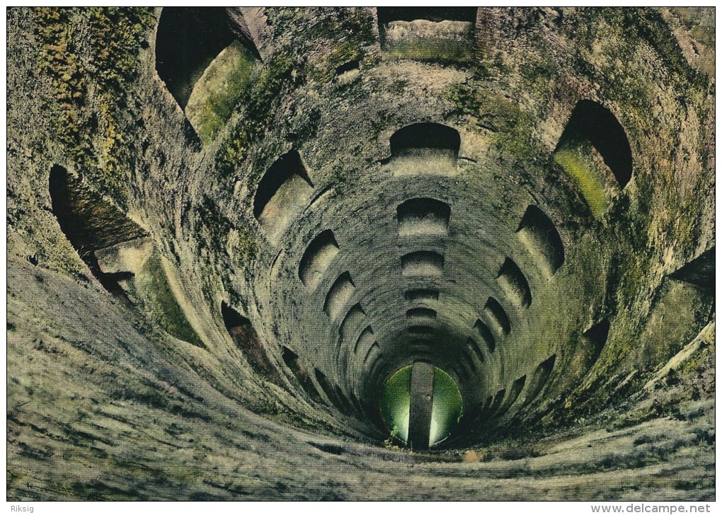 Orvieto -Interior Of St. Patrizio Well - Prospect.     Puits De St. Patrizio - Patrizio Brunnen.  # 01687 - Invasi D'acqua & Impianti Eolici