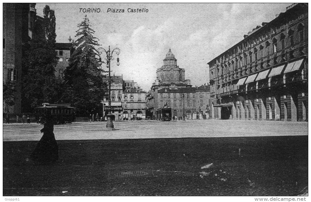 Piazza Castello - Orte & Plätze