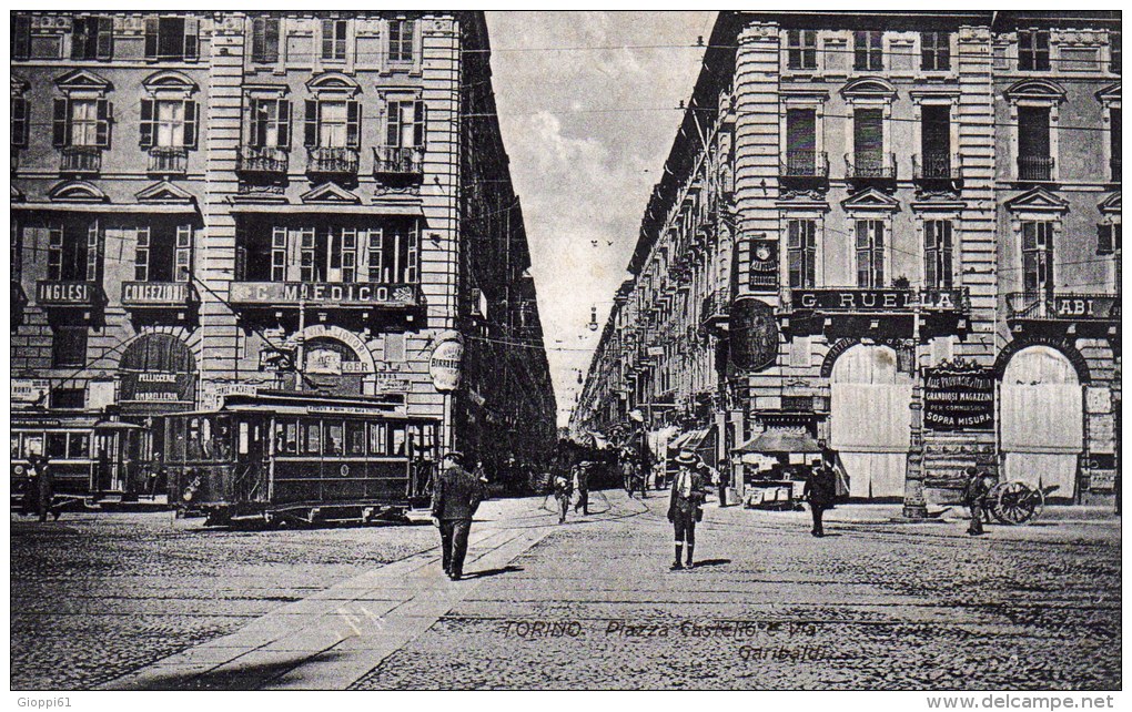 Piazza Castello E Via Garibaldi. Animata - Places & Squares