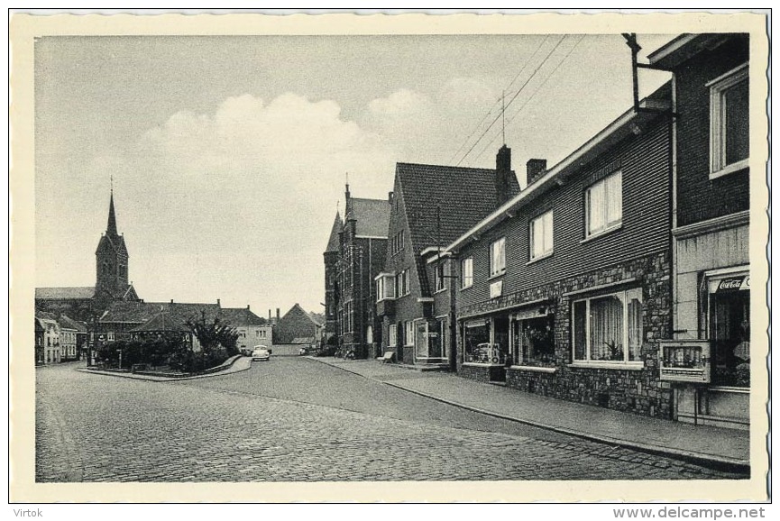 Lummen :  Gemeenteplein  (  Old Car ) - Lummen