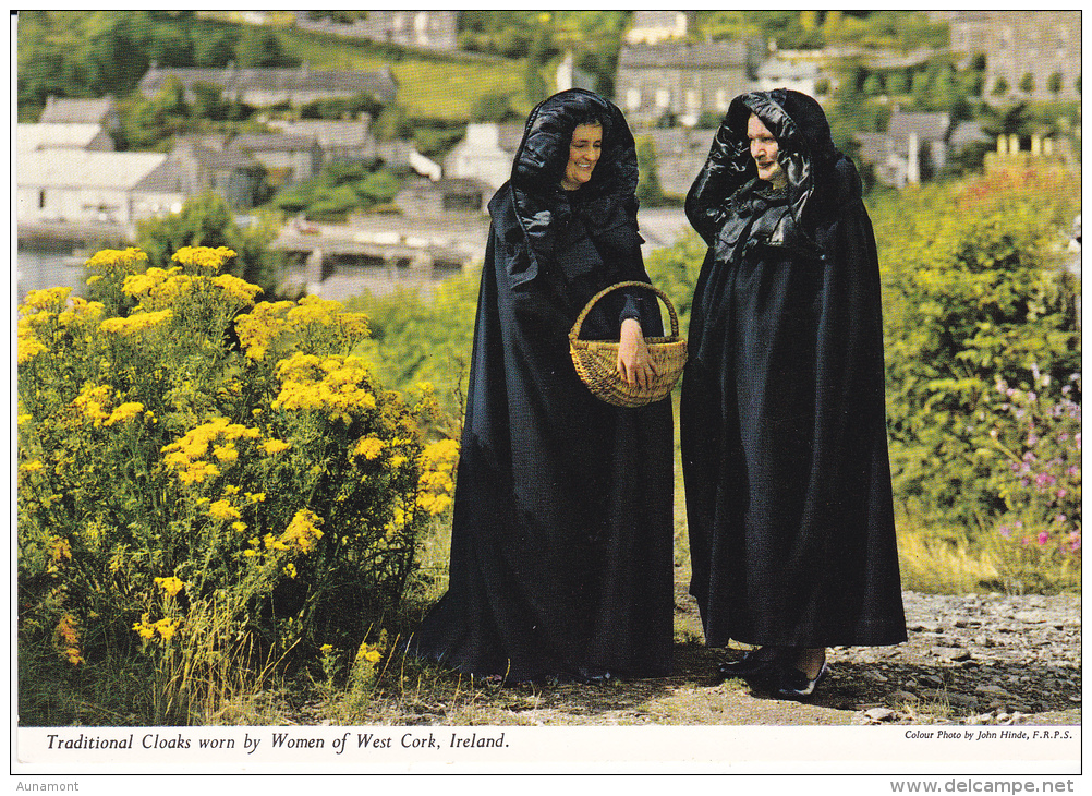 Reino Unido--Irlanda--Traditional Cloaks Worn By Women Of West Cork, Ireland - Cork