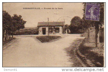 CPA  - HERMONVILLE - Avenue De La Gare  - Circulée En 1932 - - Autres & Non Classés