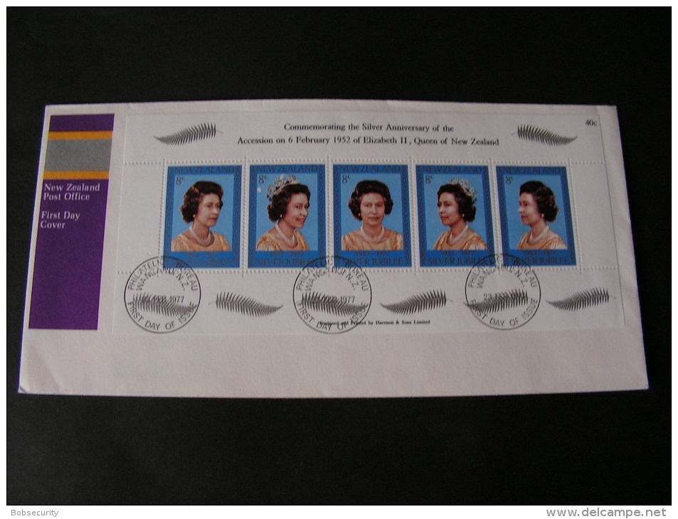 == 1977 Cv. NZ Queen - Blocks & Kleinbögen