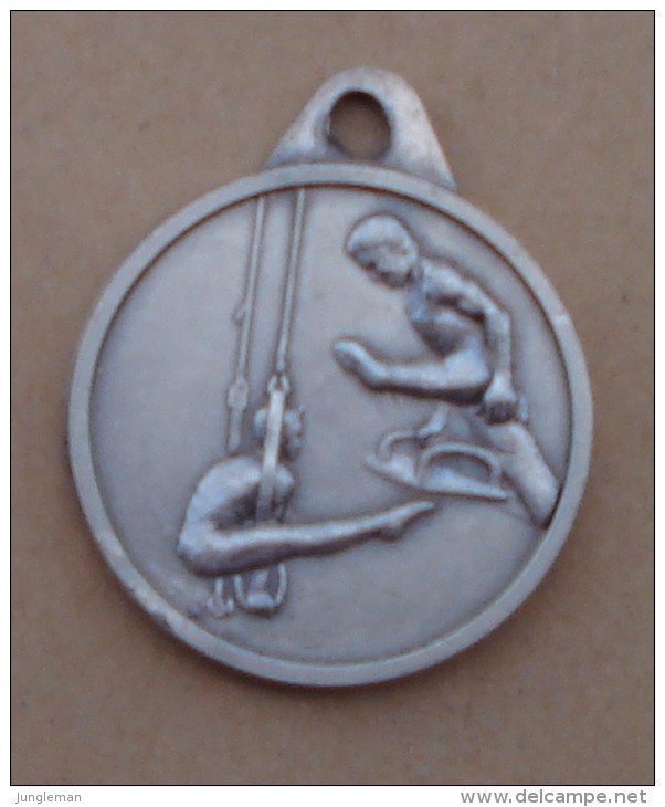 Médaille - Gymnastique - Cheval D'arçons Et Anneaux - Métal Blanc - Gymnastique