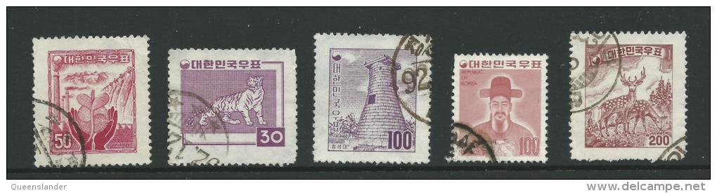 Assortment Of  5  Old Used Stamps Must Be Value Here - Korea, South