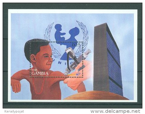 Gambia - 1996 Unicef Block MNH__(TH-1126) - Gambia (1965-...)