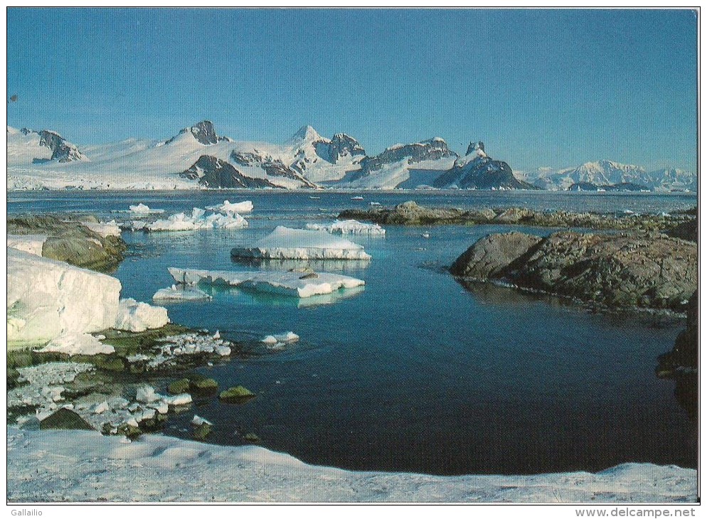 PORT CIRCONCISION ILE PETERMANN LIEU D'HIVERNAGE DE J B CHARCOT LORS DE L'EXPEDITION DU POURQUOI PAS - TAAF : Terres Australes Antarctiques Françaises