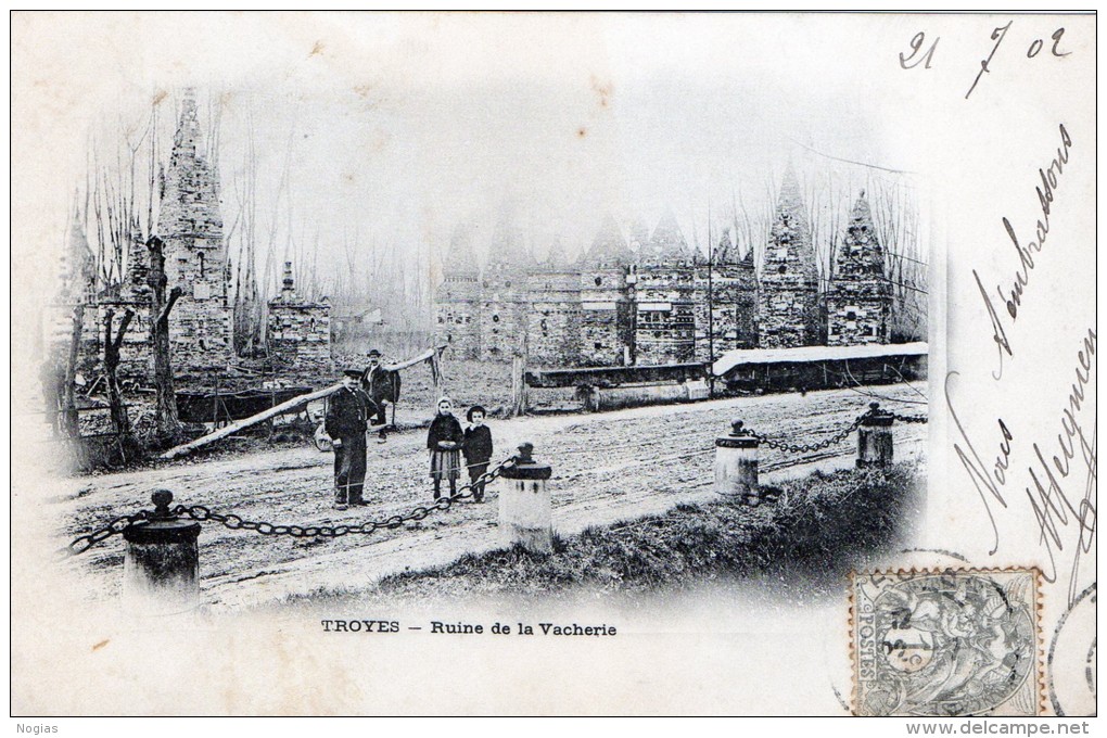 TROYES - LES RUINES DE LA VACHERIE - TRES BELLE CARTE - PRECURSEUR - ANIMEE -  TOP !!! - Troyes