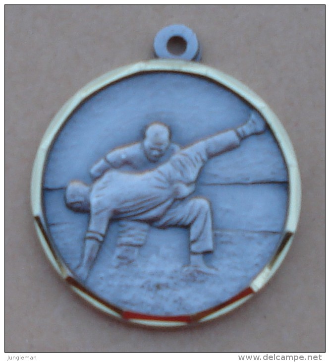 Médaille - Sport De Combat - Discipline Ignorée - Judo ? ? - Métal Blanc - Martial Arts