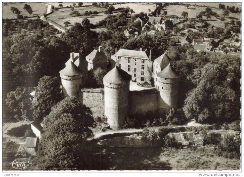 CPSM LASSAY (Mayenne) - Vue Aérienne Sur Le Chateau - Lassay Les Chateaux