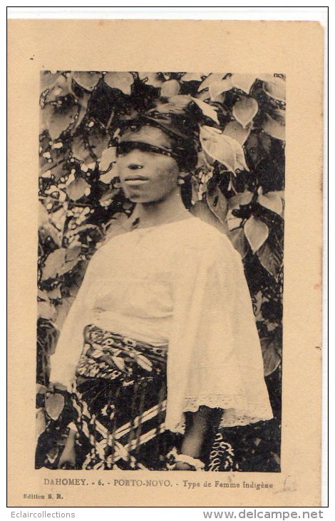 Afrique Noire  Dahomey - Bénin :  Porto Novo    Femme Indigène ( Voir Scan) - Dahome