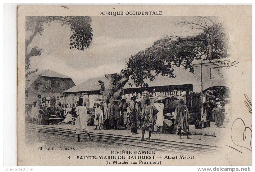 Afrique  Noire     Gambie   Ste Marie De  Bathurst   Le Marché Aux Provisions  ( Voir Scan) - Gambie