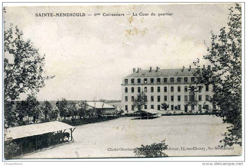 51 - Sainte Menehould - 6ème Cuirassiers  - La Cour Du Quartier - Sainte-Menehould