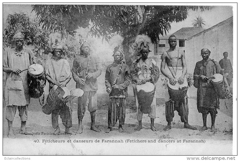 Afrique  Guinée    Féticheurs Et Danseurs De Farannah   ( Voir Scan.) - Guinea