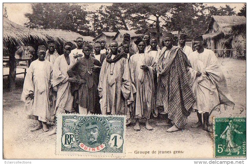 Afrique  Guinée   Groupe De Jeunes Gens  ( Voir Scan.) - Guinea