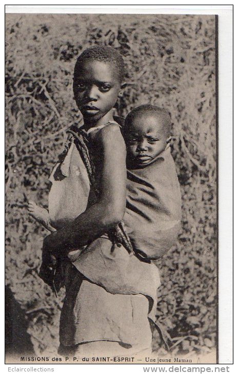 Afrique  Guinée    Missions Des P.P  Du Saint Esprit  . Une Jeune Maman   ( Voir Scan.) - Guinée