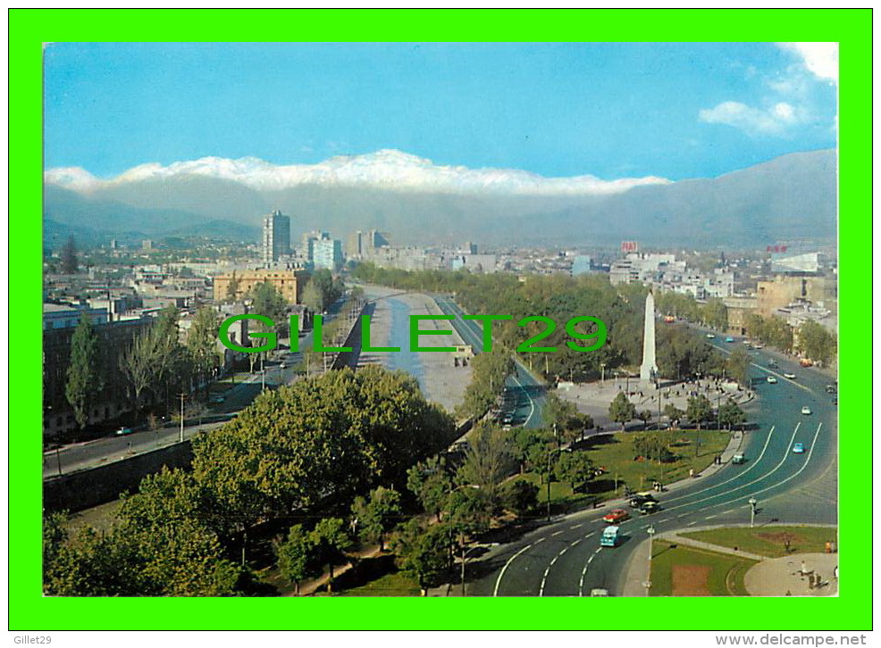 SANTIAGO, CHILE - PLAZA ITALIA, CON VISTA CORDILLERA DE LOS ANDES - - Chili