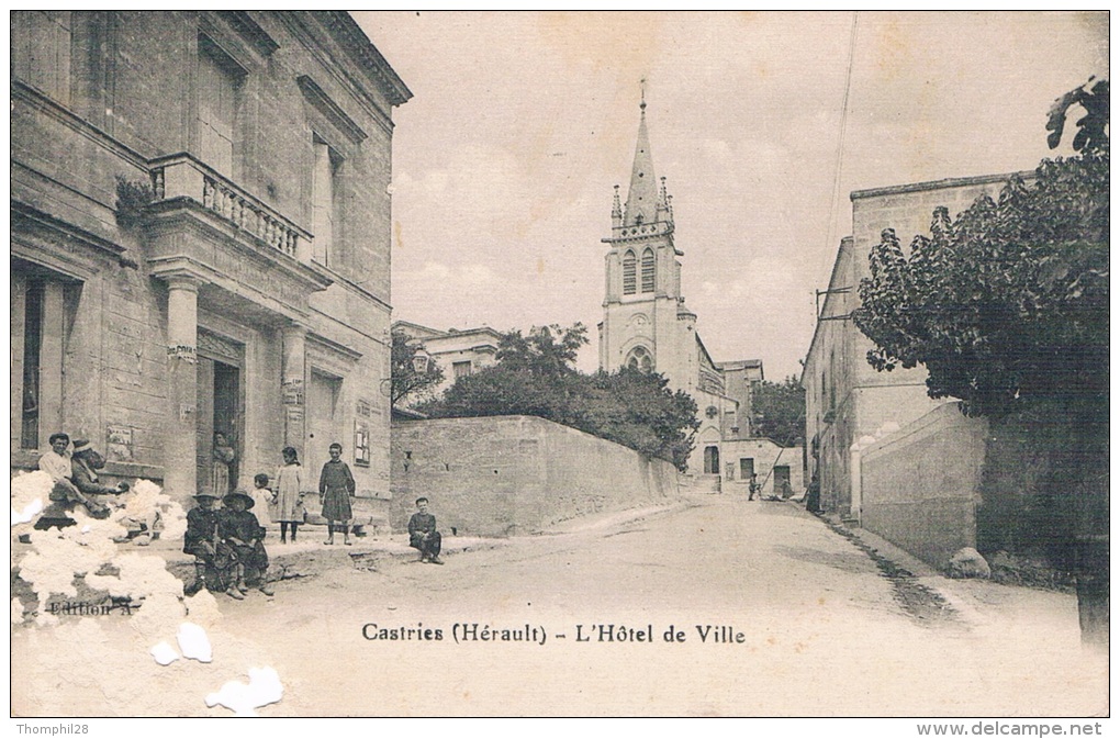 CASTRIES (Hérault) - L'Hôtel De Ville, Belle Animation Avec Personnages - Circulée En 1914, Petit Format, 2 Scans - Castries