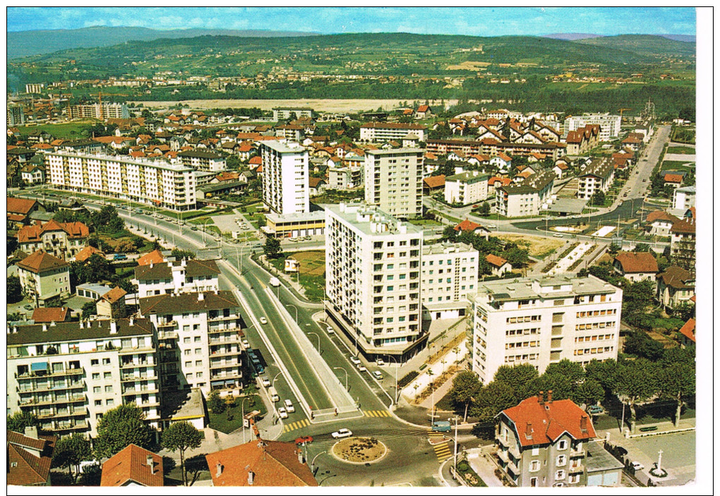 ANNECY VUE AERIENNE SUR LA ROCADE ET SES NOUVEAUX IMMEUBLES - Annecy