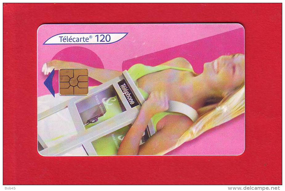 287 - Telecarte Publique Cabine Bagage Femme 1 (F1323H) - 2004