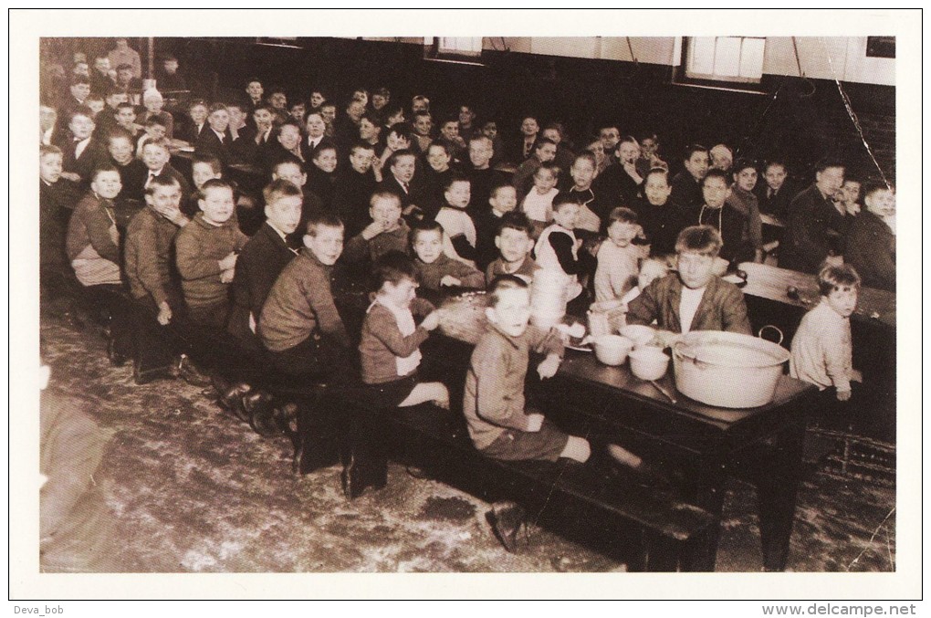 Postcard School Meals C1930 Children Lunch Dinner Nostalgia Repro - Escuelas