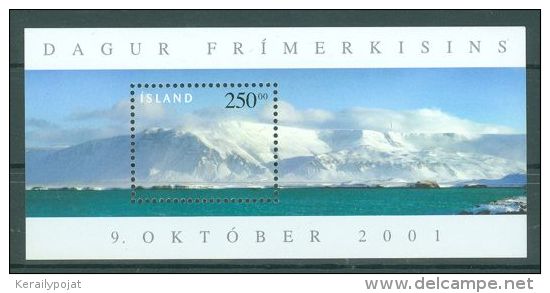 Iceland - 2001 Stamp Day Block MNH__(TH-7392) - Blokken & Velletjes