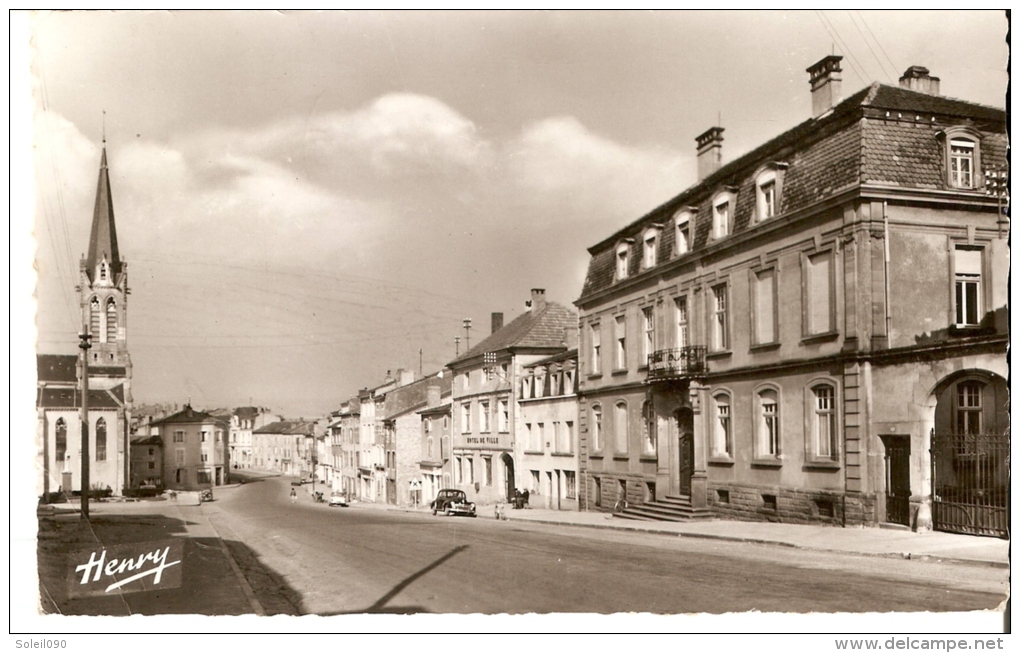 CP  55  CHATEAU- SALINS     4  -  Sous - Préfecture  Et  Hotel  De  Ville - Chateau Salins