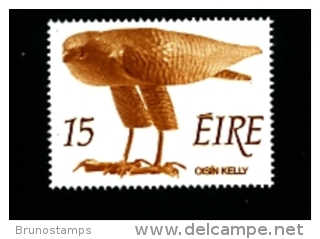 IRELAND/EIRE - 1975  BIRD OF PREY SCULPTURE  MINT NH - Nuevos