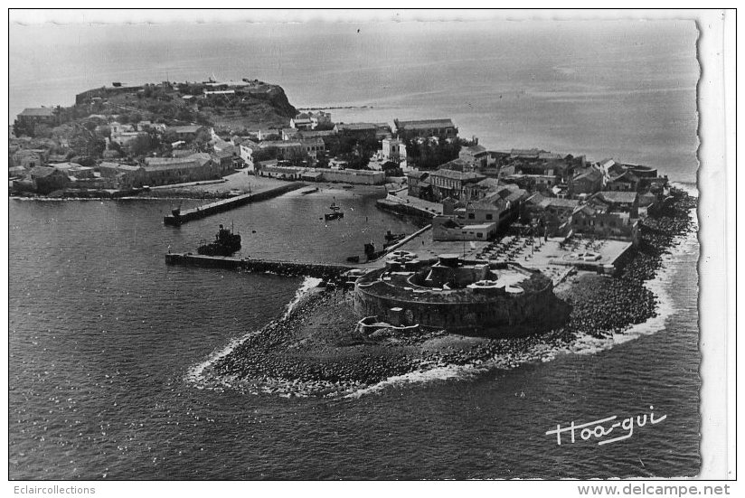 Afrique Noire     Sénégal    Ile De Gorée ..  (Voir Scan Non Voyagée ) Année  50 - Senegal