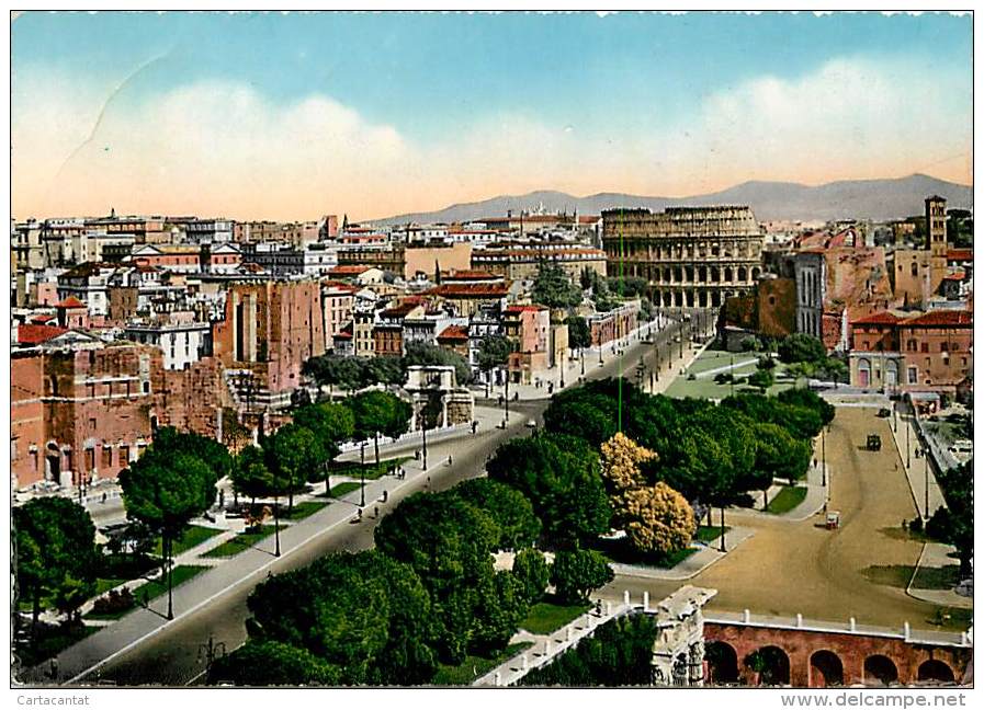 ROMA. BELLA VEDUTA DEI FORI IMPERIALI NEGLI ANNI '50. CARTOLINA DEL 1953 - Panoramische Zichten, Meerdere Zichten