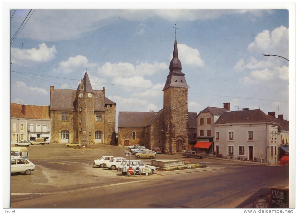 BOULOIRE . - L´Eglise Et Le Château. Voitures Années 60 Stationnées.  CPM - Bouloire