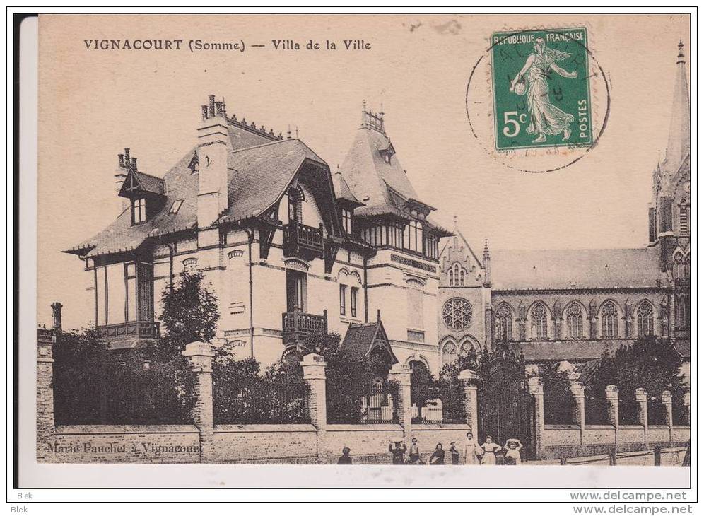 80. Somme . Vignacourt :  Villa De La Ville . - Vignacourt