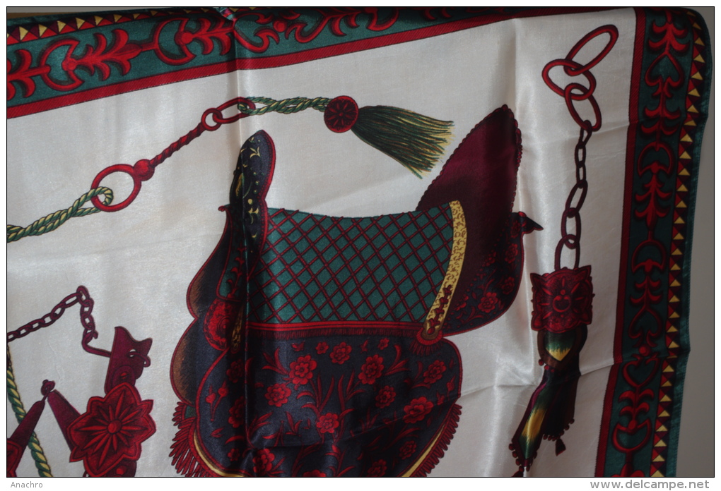 FOULARD SELLE CHEVAUX Et HARNAIS D´ EMPIRE  / 67 X 67 Cms - Fulares