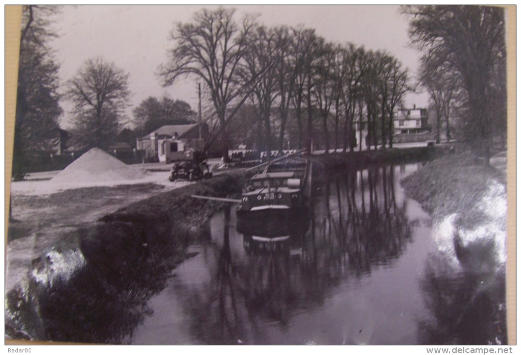 Canal De La Somme à ABBEVILLE.180 X 128 Mm.(trace De Pliure) - Lieux