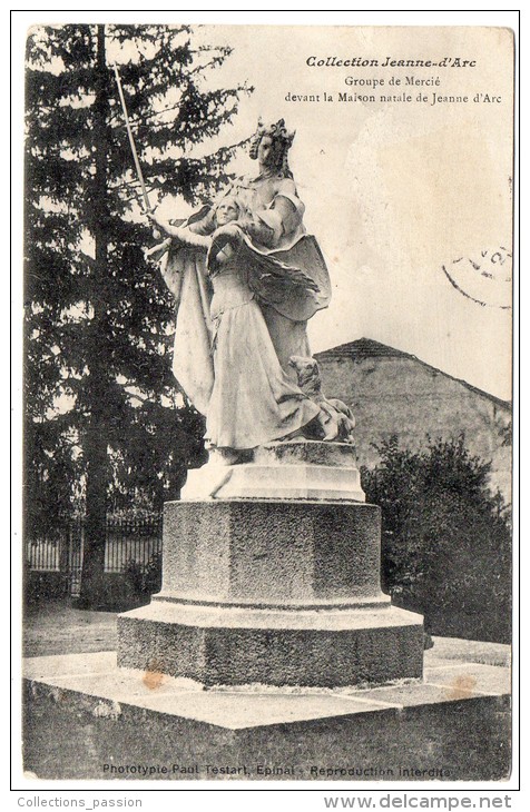 CP, Groupe De MERCIER, Devant La Maison Natale De Jeanne D´Arc, Ecrite - Sculpturen