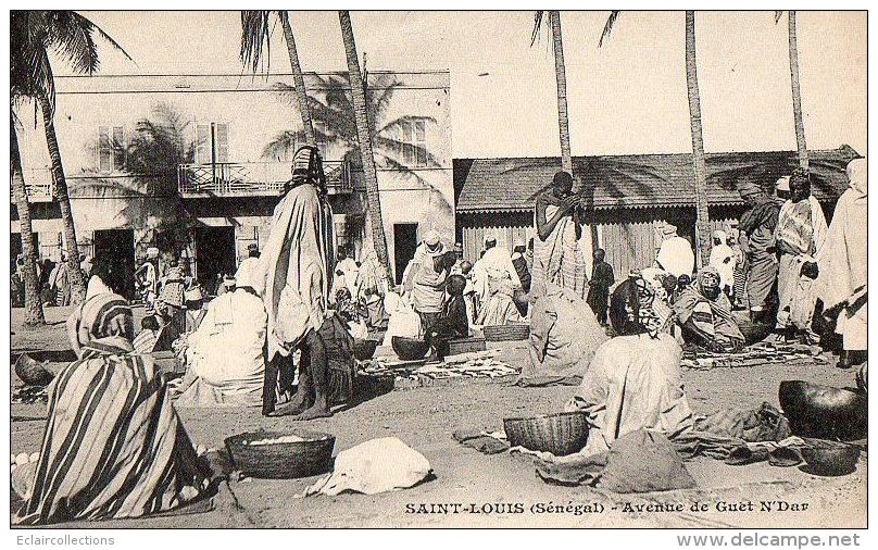 Afrique Noire. Sénégal  St Saint Louis:  Marché  Avenue De Guet N'Dar   (Voir Scan Défault Coin Sup.G) - Senegal