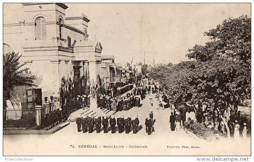 Afrique Noire. Sénégal  St Saint Louis:  Cathédrale Militaires Réception??    (Voir Scan) - Sénégal